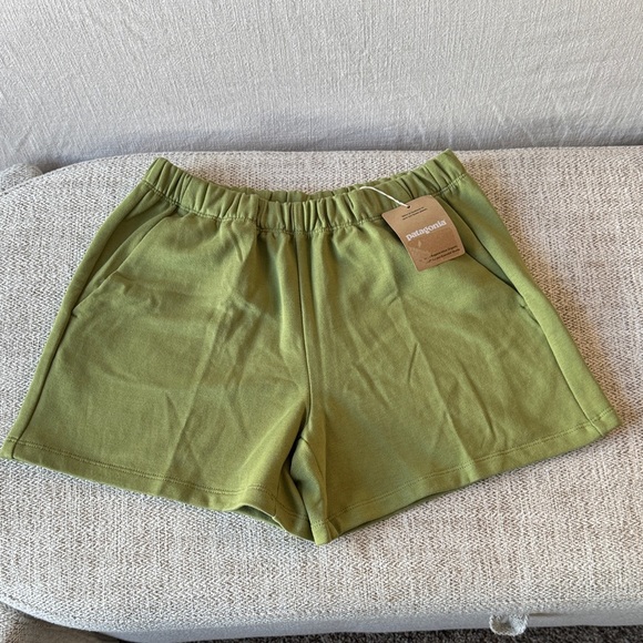 Patagonia Pants - Patagonia Olive Athletic Pull-On Shorts